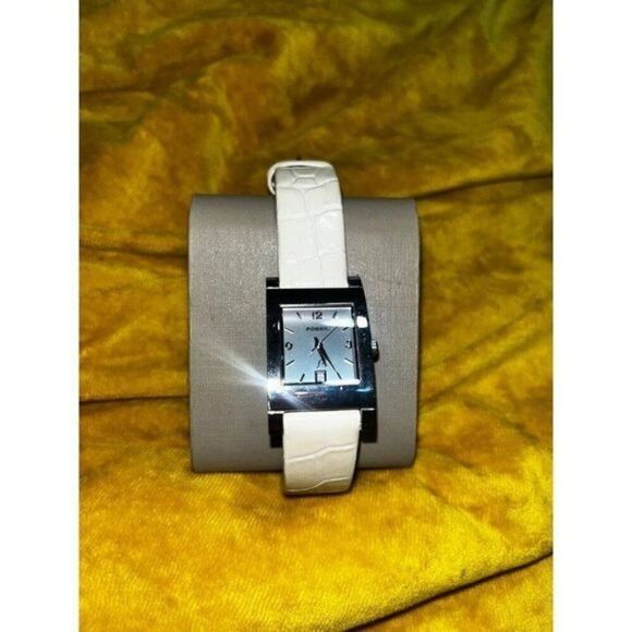 Fossil F2 ES-9715 Genuine Leather Quartz Analog Ladies Watch - Picture 1 of 2